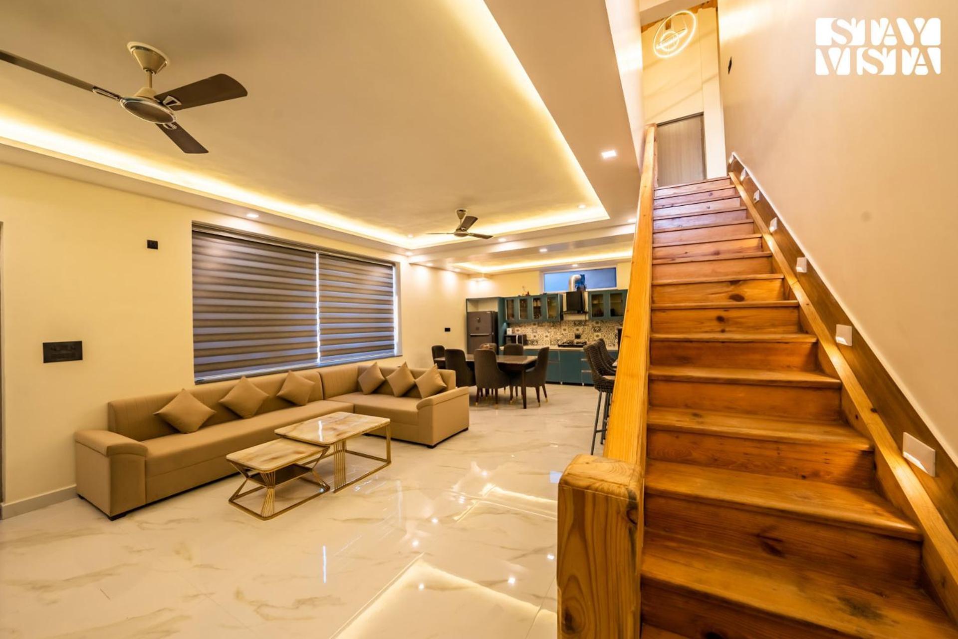 Stayvista At Sunset Springs With Pool & Views 奈尼塔尔 外观 照片