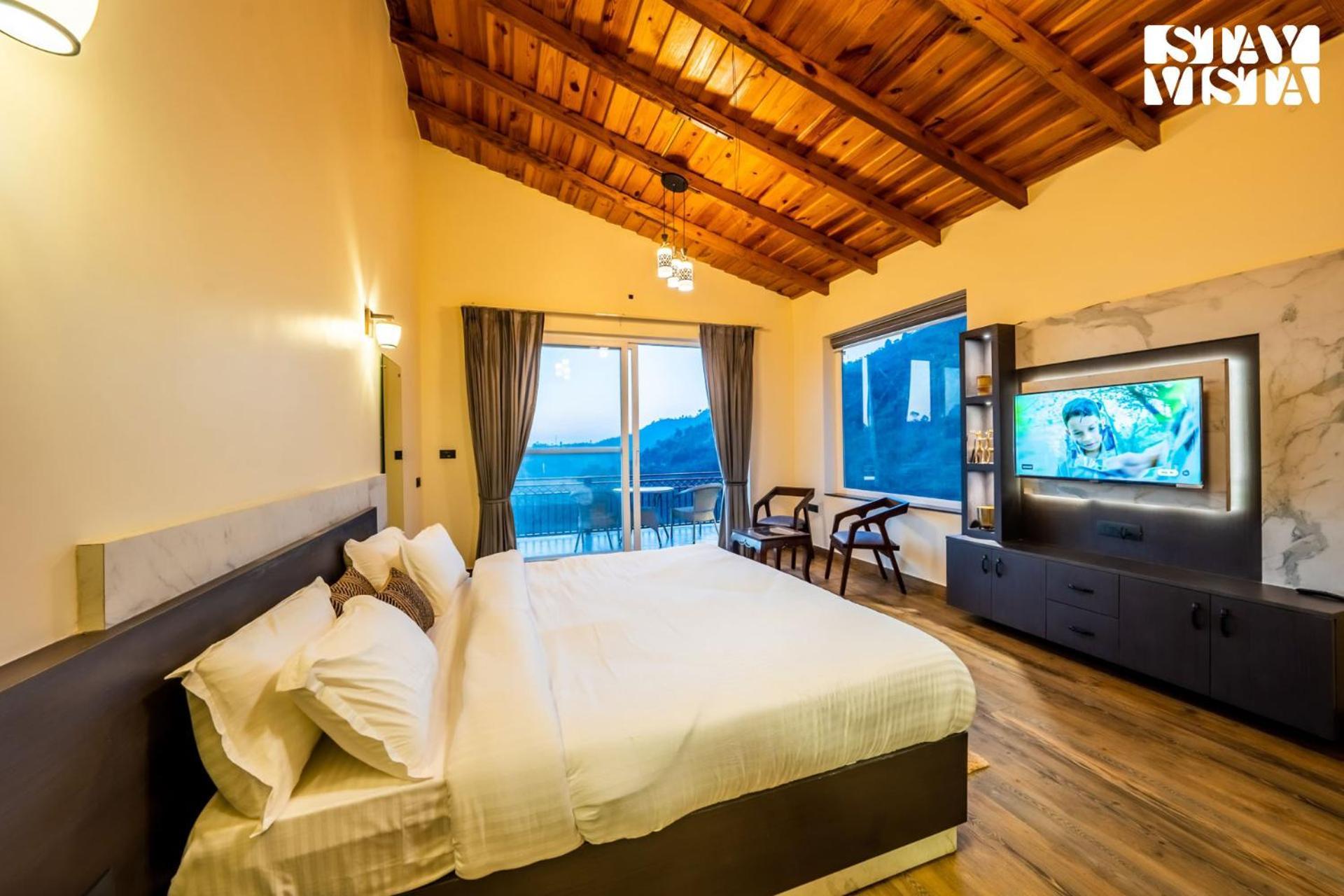 Stayvista At Sunset Springs With Pool & Views 奈尼塔尔 外观 照片